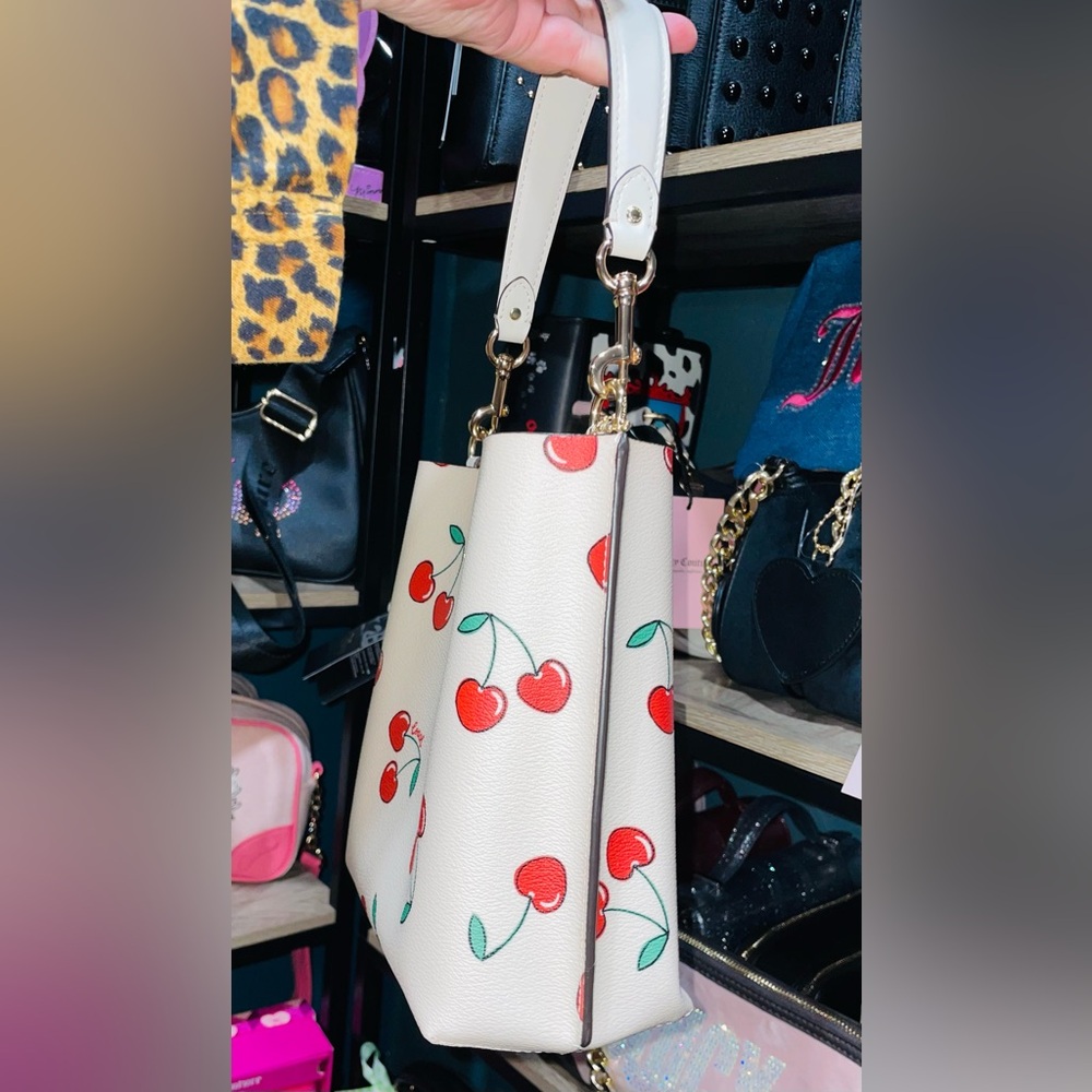 Coach cherry 🍒 bag - Picture 4 of 10